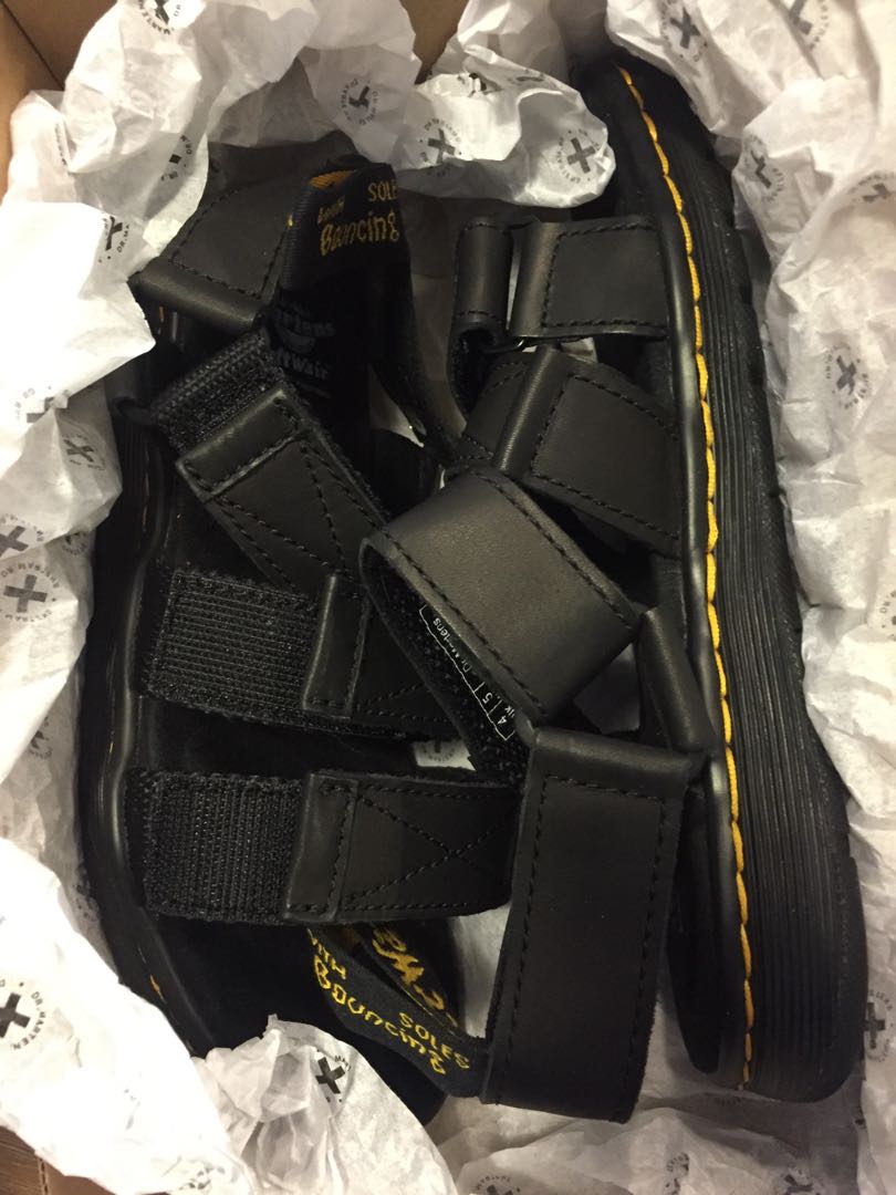 dr martens 11302