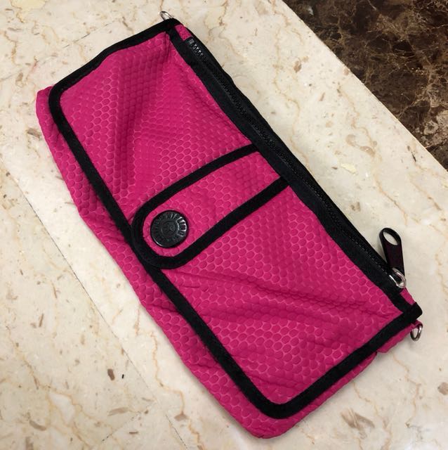 kipling travel purse