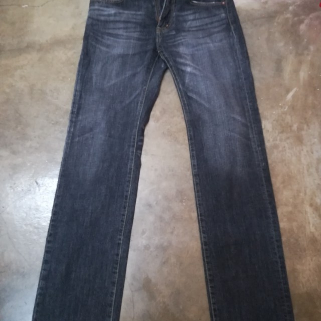 uniqlo jeans, Men's Fashion, Bottoms, Jeans on Carousell