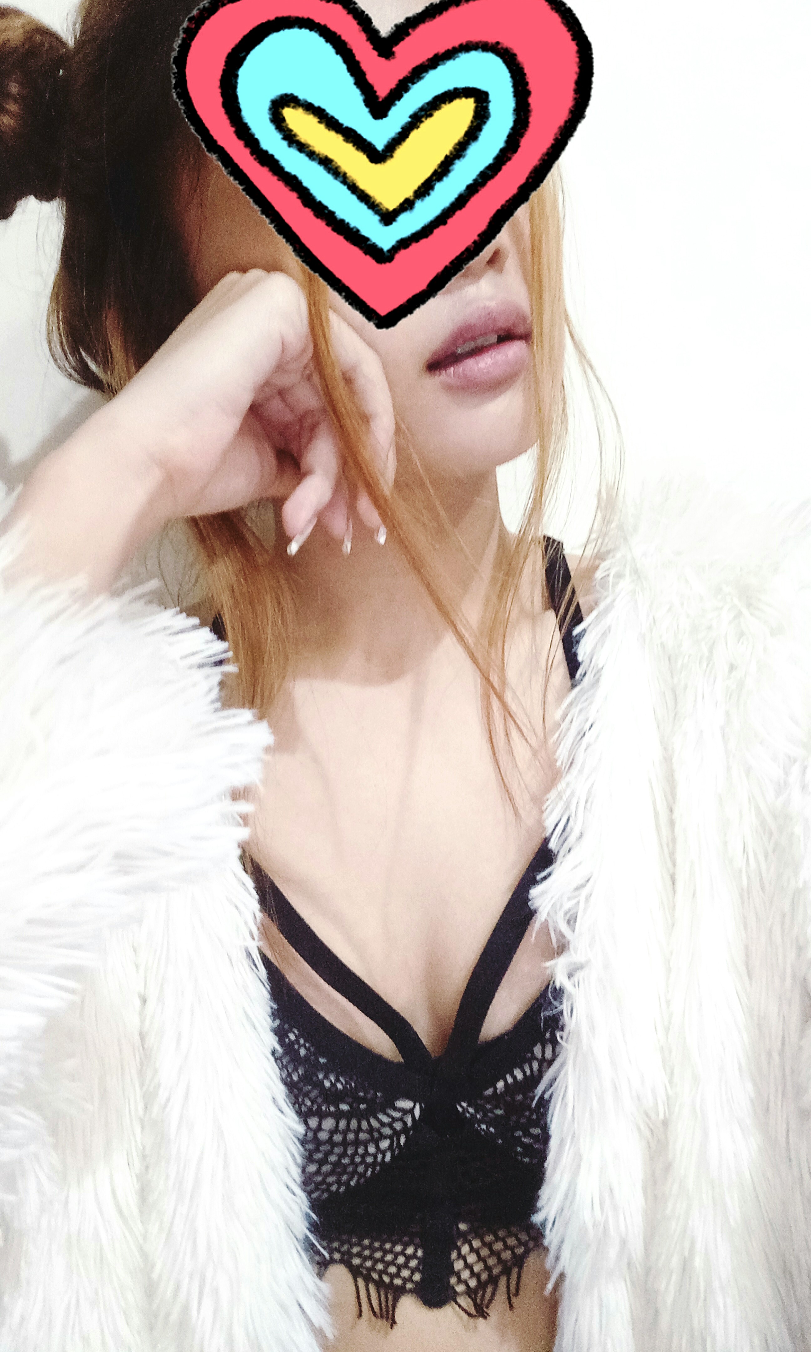White Fur Coat/Jacket (Category: Coats, Jackets and Outerwear) located in San Pedro. Submitted by fifstyleph (Listing ID 161912064, Image 2). Description: Used once for pictures. Semi long fur #openforswap #letstrade.