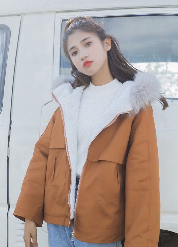 Winter Jacket (Category: Coats, Jackets and Outerwear) located in Kuala Lumpur. Submitted by jen330 (Listing ID 161932927, Image 2). Description: Use only 1 time.