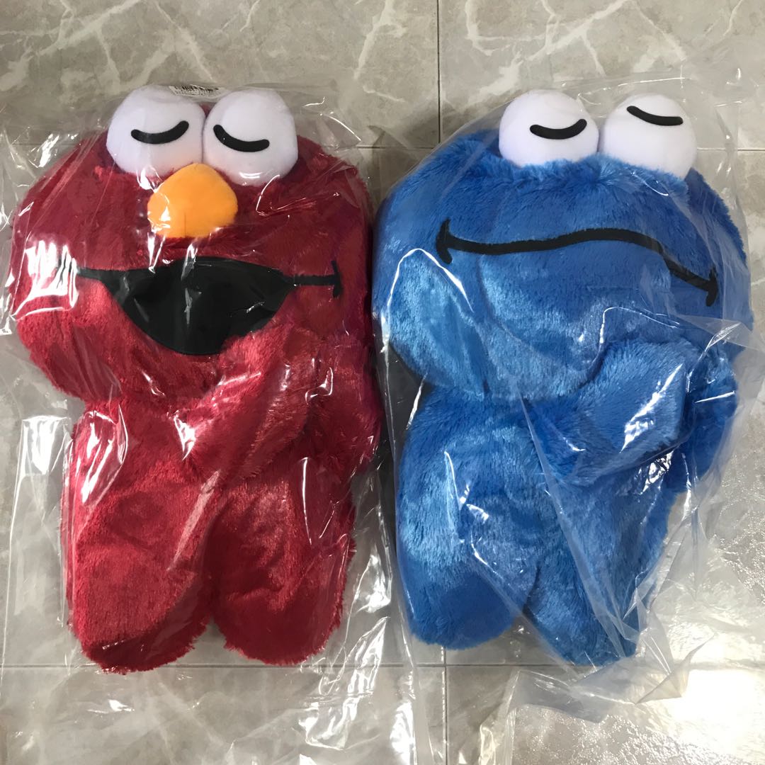 sleeping elmo toy