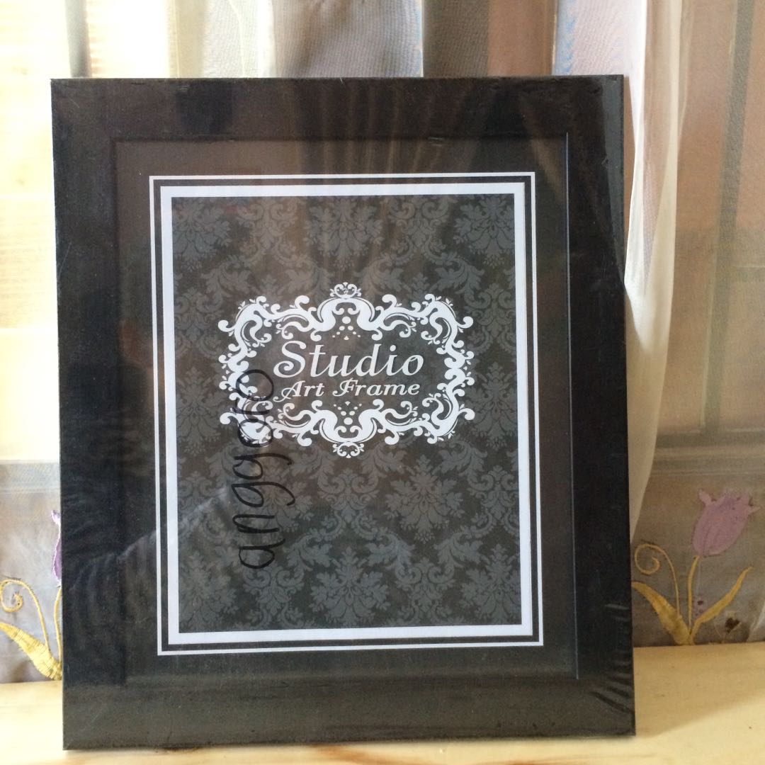 Bingkai Foto Minimalis 10r Desain Kerajinan Tangan Lainnya Di Carousell Termasuk bingkai foto dengan ornamen, ukiran, atau motif yang khas. bingkai foto minimalis 10r