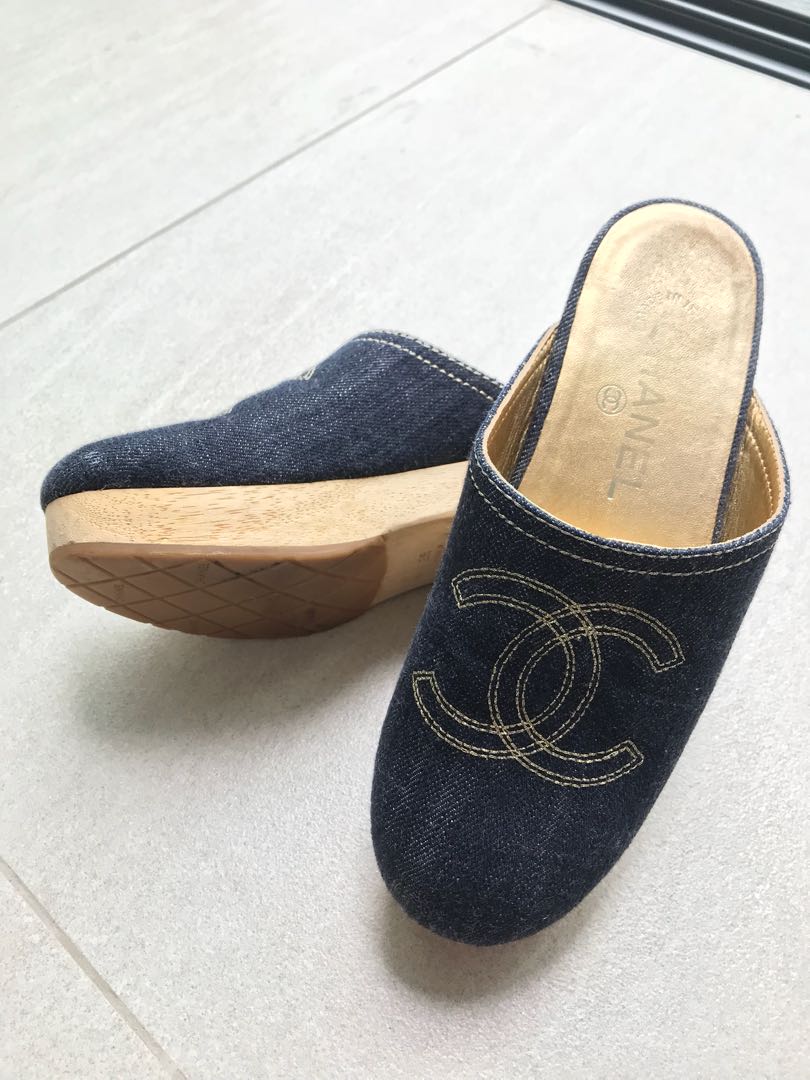 chanel clogs