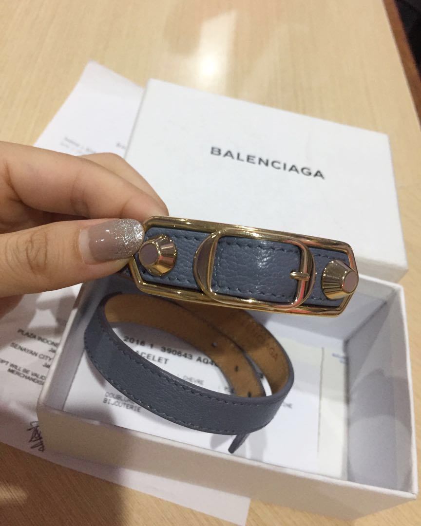 Gelang best sale balenciaga original