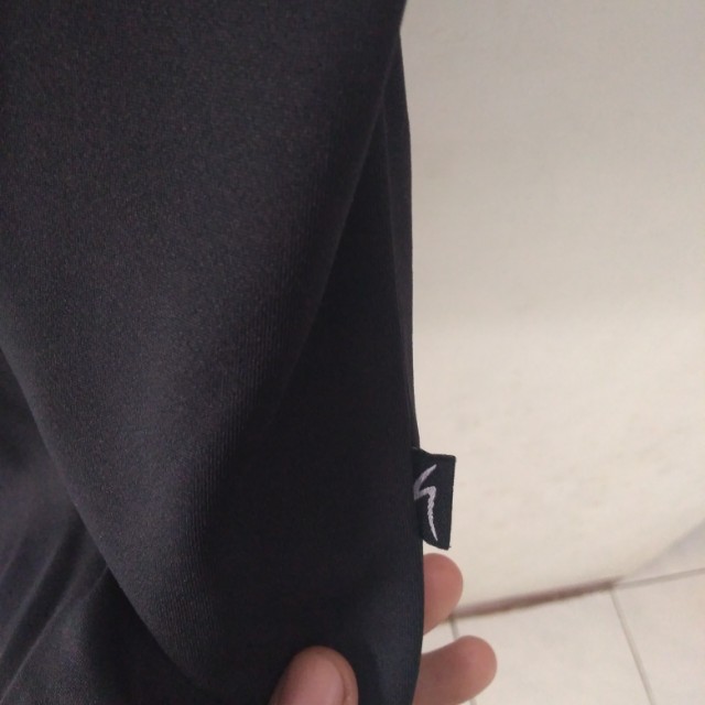 Jersey Specs Apache Hitam Original, Fesyen Pria, Pakaian di Carousell