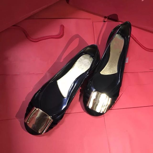 PO Salvatore Ferragamo Bermuda Jelly Flats Black with Gold Logo