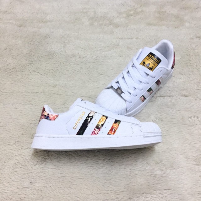 Superstar White Flora