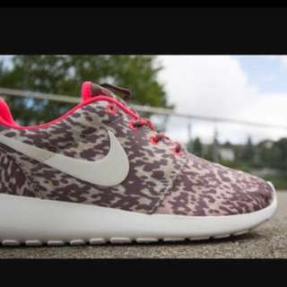 Nike Roches size 8