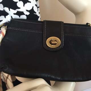AUTHENTIC COACH LEATHER TURNLOCK LARGE WRISTLET