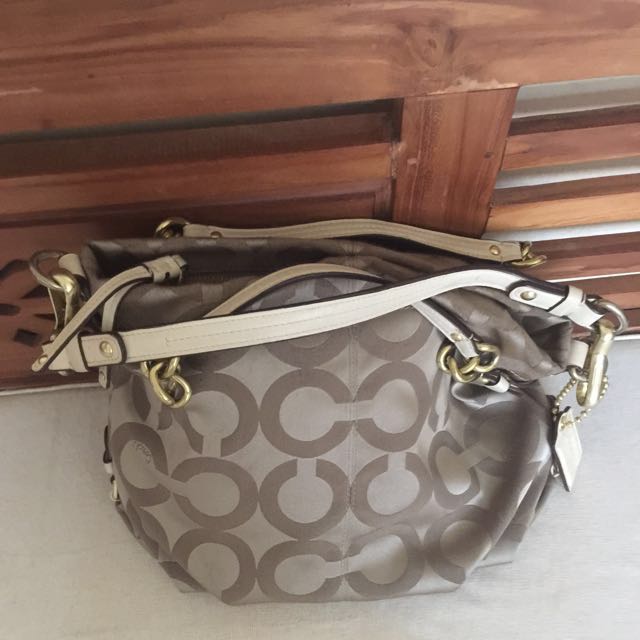 Authentic coach bag (price reduced ), Luxury, Bags & Wallets on Carousell
