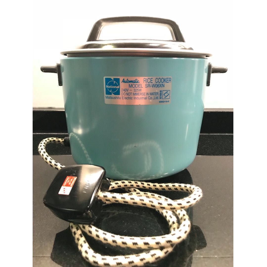 Brand New and unused National Rice Cooker Model SRW06XN Retro style