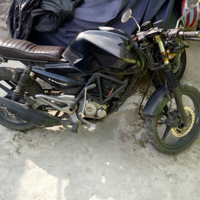Cafe racer kawasaki rouser 135 urgent Motorbikes on Carousell