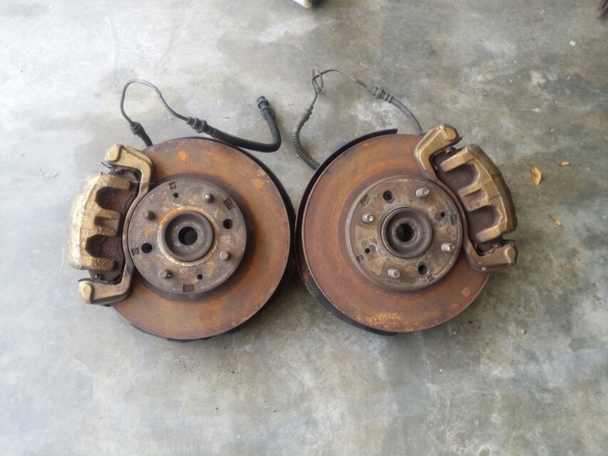 Evo 3 Front brake disc & twin port caliper, Auto Accessories on Carousell