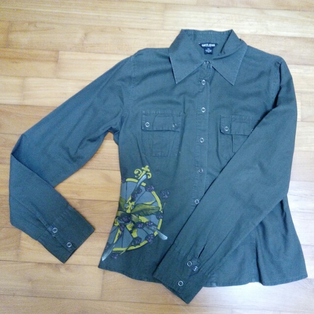 olive green guess shirt