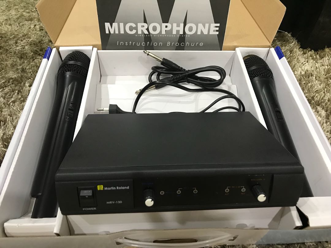 Martin Roland Professional VHF wireless Microphone System, Audio, Other ...