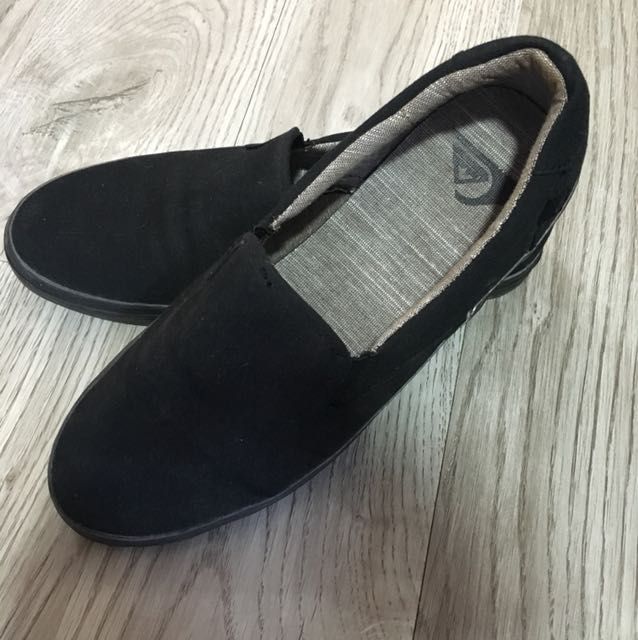 quiksilver slip on