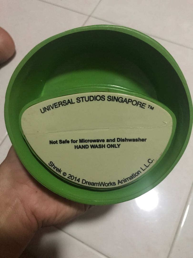 Shrek Water Bottle Universal Studios Singapore, Hobbies & Toys, Toys