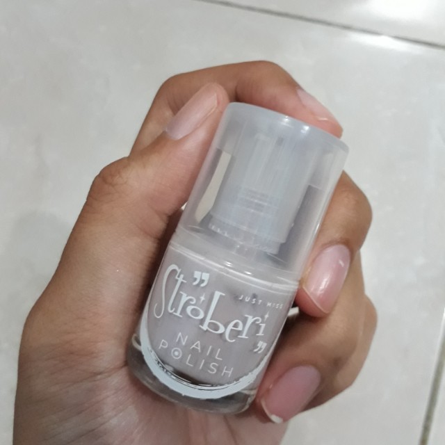 Stroberi Nail Polish Kesehatan Kecantikan Parfum Kuku Lainnya Di Carousell