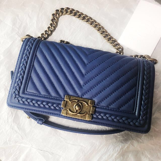 Chanel Boy Chevron in Navy Calfskin Cruise 2018 (Limited Edition), Luxury,  Bags & Wallets on Carousell