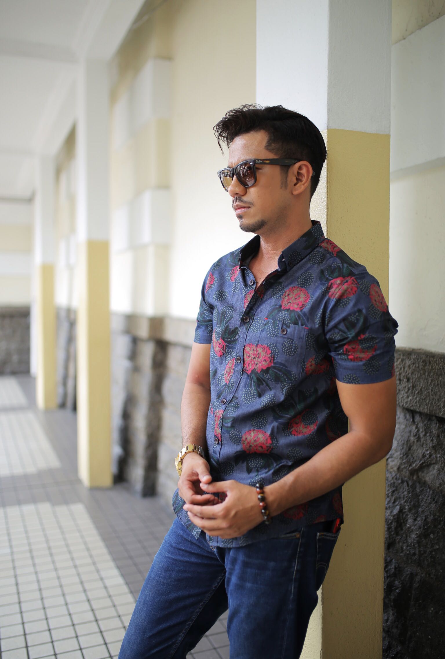 Kemeja Batik floral slim fit, Menu0027s Fashion, Clothes on Carousell