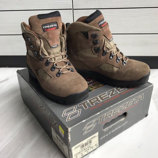 sand hiking boots