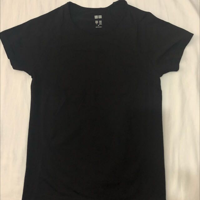 Uniqlo Airism Shirt (Category: Shirts) located in Paranaque City. Submitted by bsassenach (Listing ID 162466950, Image 1). Description: RFS: does not fit anymore. Recommended item. Good as new. .