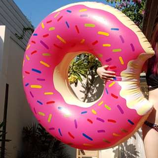 Donut float