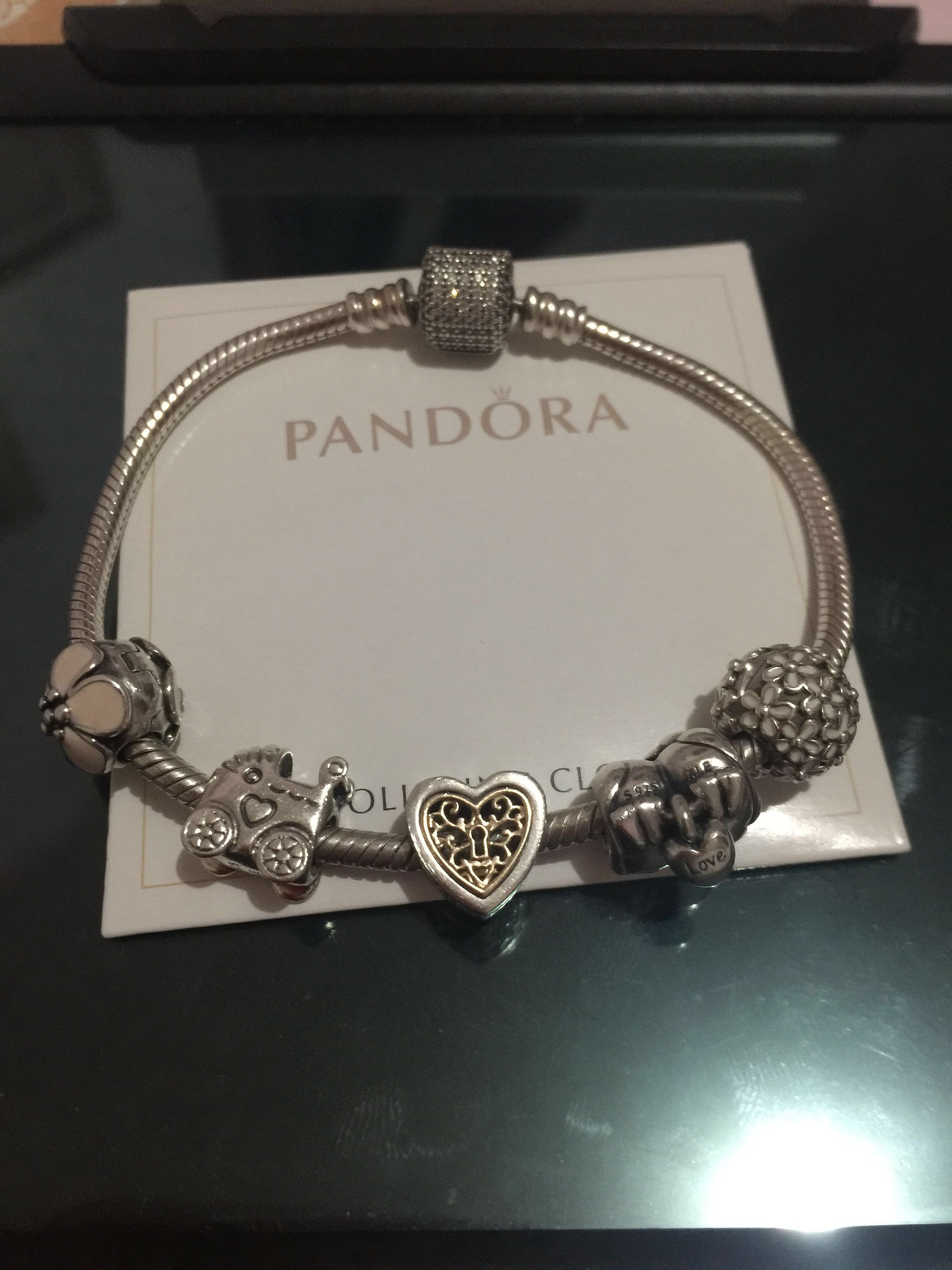 Pandora in trinoma shop