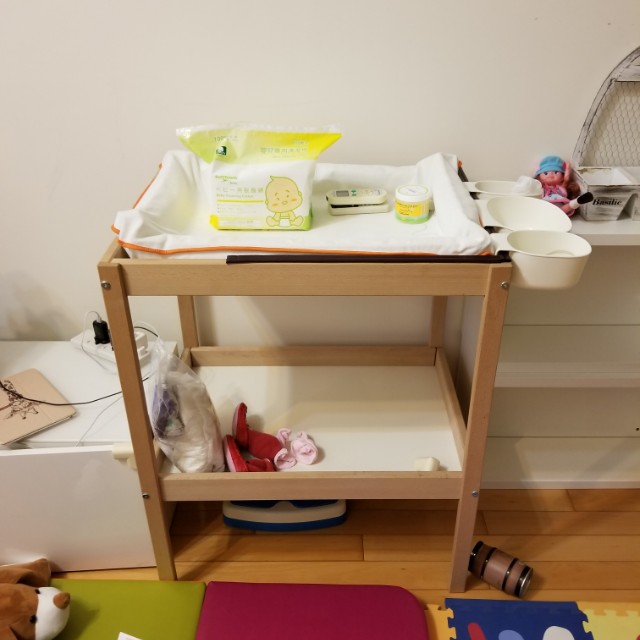 free baby changing table