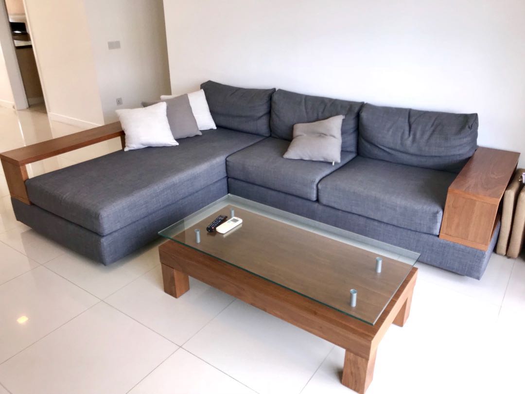 Celluni Max Coffee Table Furniture Tables Chairs On Carousell