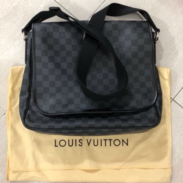 Louis Vuitton Vintage - Damier Graphite Daniel MM Bag - Grey