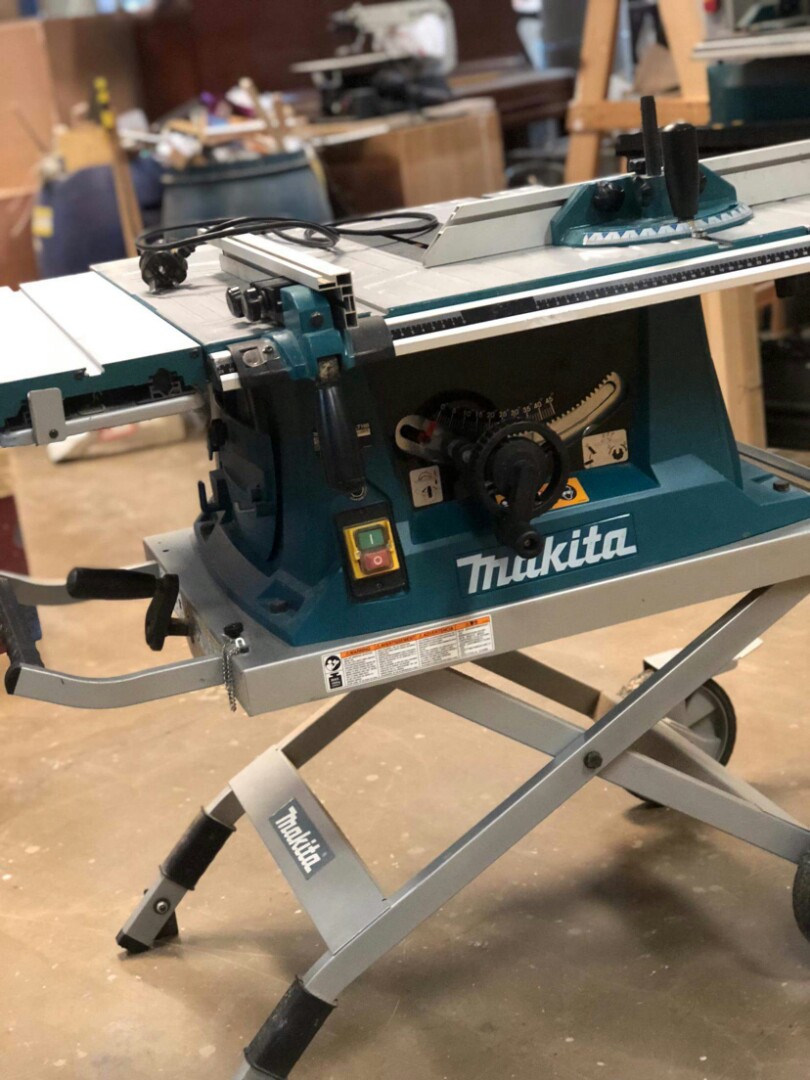 Makita MLT100 Table Saw 10"Blade, Furniture & Home Living, Home