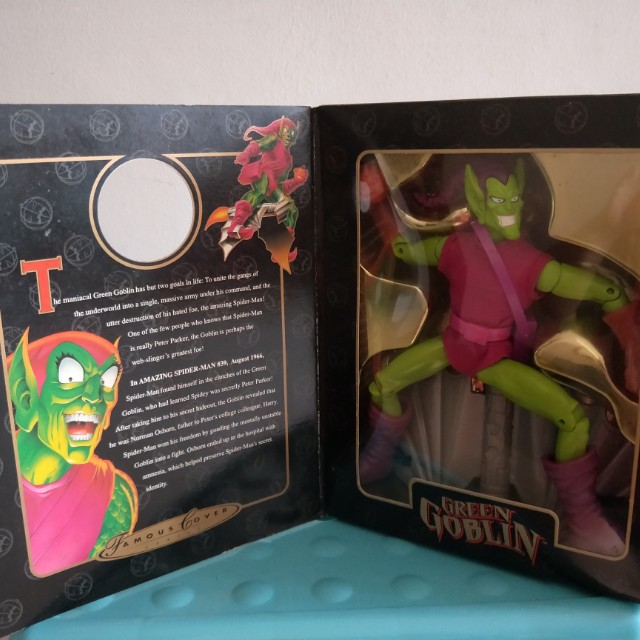 Marvel Famous Cover Series Green Goblin (8 inch fig w Glider), Hobbies