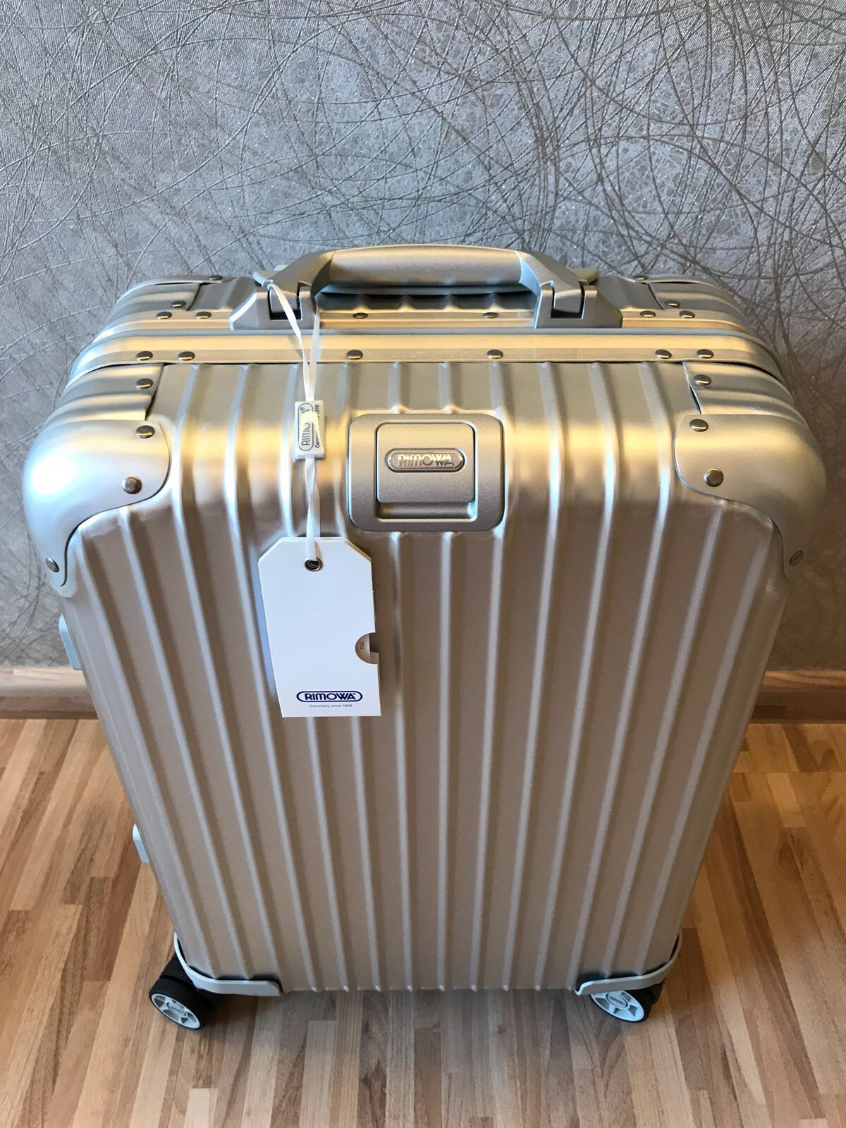 Rimowa topas store cabin multiwheel 34l