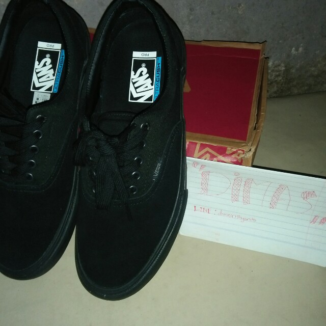 vans pro blackout