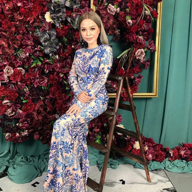 Zalia embroidered lace shop mermaid dress