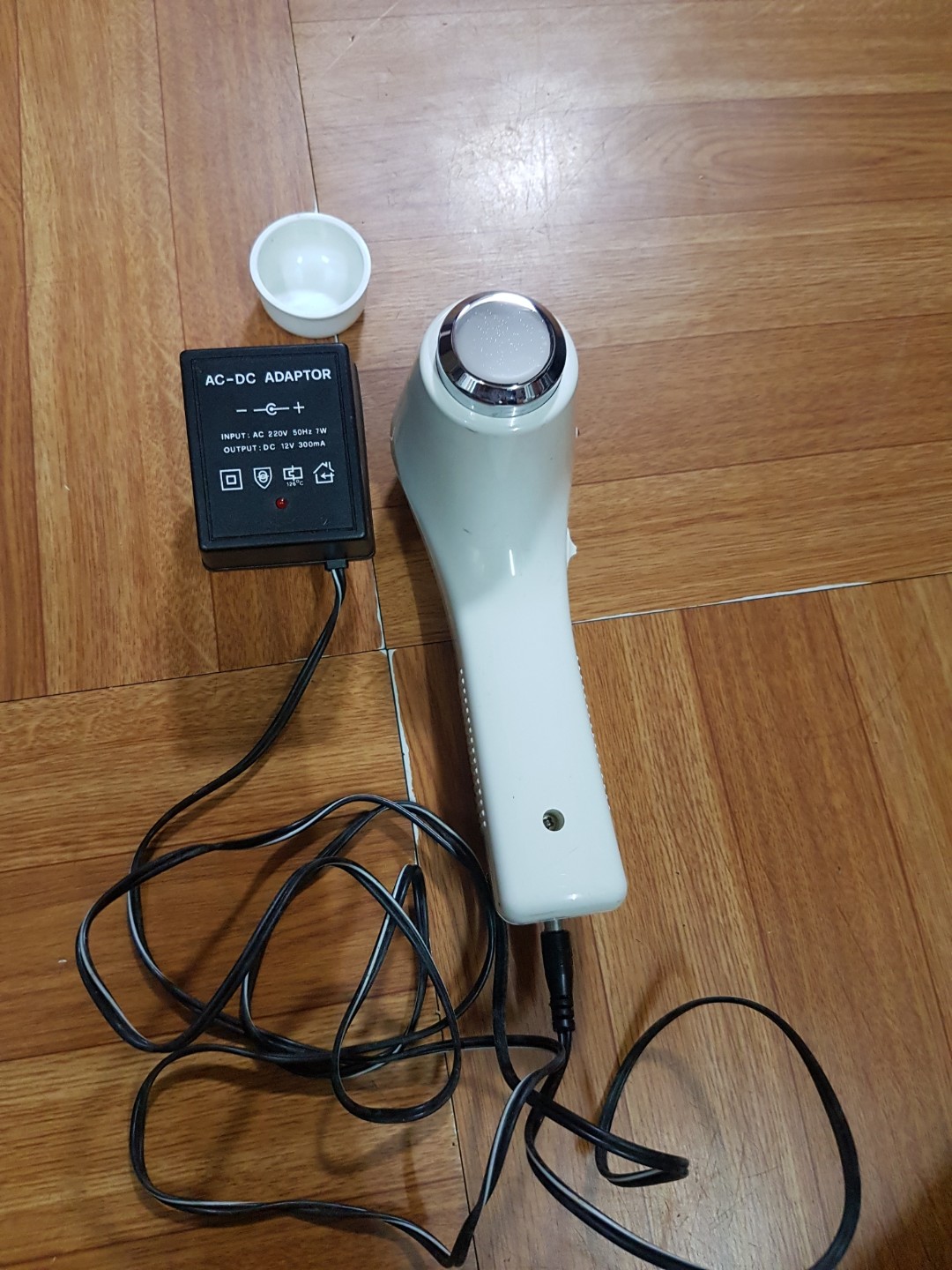 超聲波美容儀 （分類：沐浴及身體護理 - 脫毛）位於 Hong Kong。 由 joyhk 提交（商品編號 162832974，圖片 2）。簡介： 90%新，不常用放售。