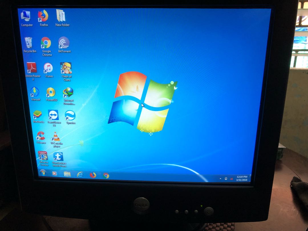 DELL CRT Monitor flat screen, Computers & Tech, Parts & Accessories