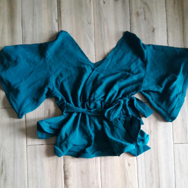 Green Top, Women's Fashion, Tops, Others Tops on Carousell