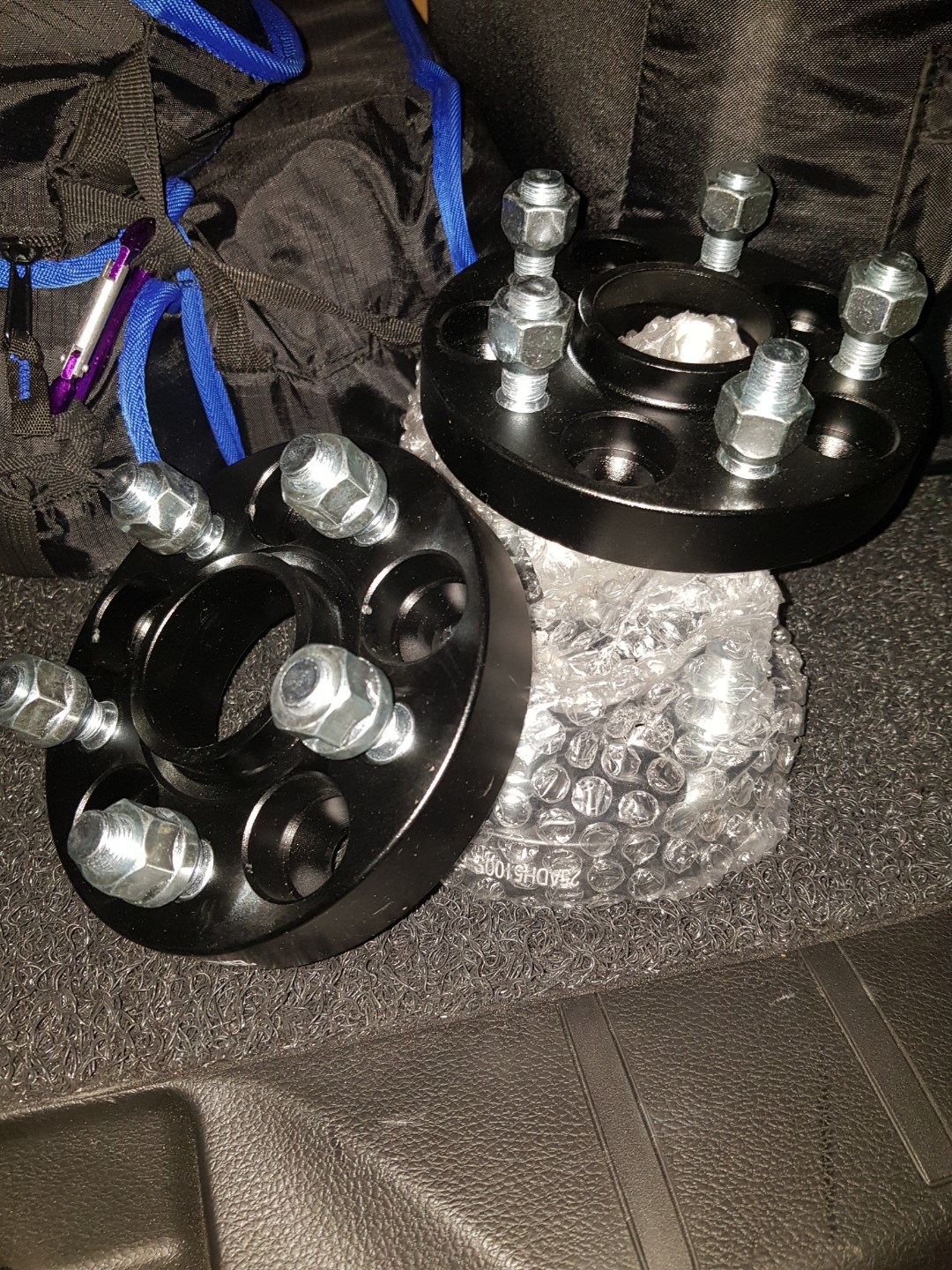 Hubcentric spacers pcd 5X100, Car Accessories on Carousell