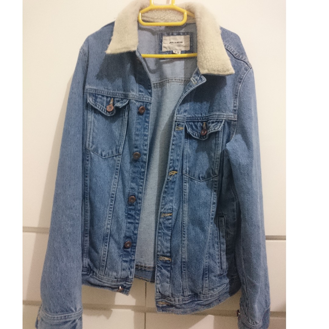 jaket levis pull and bear