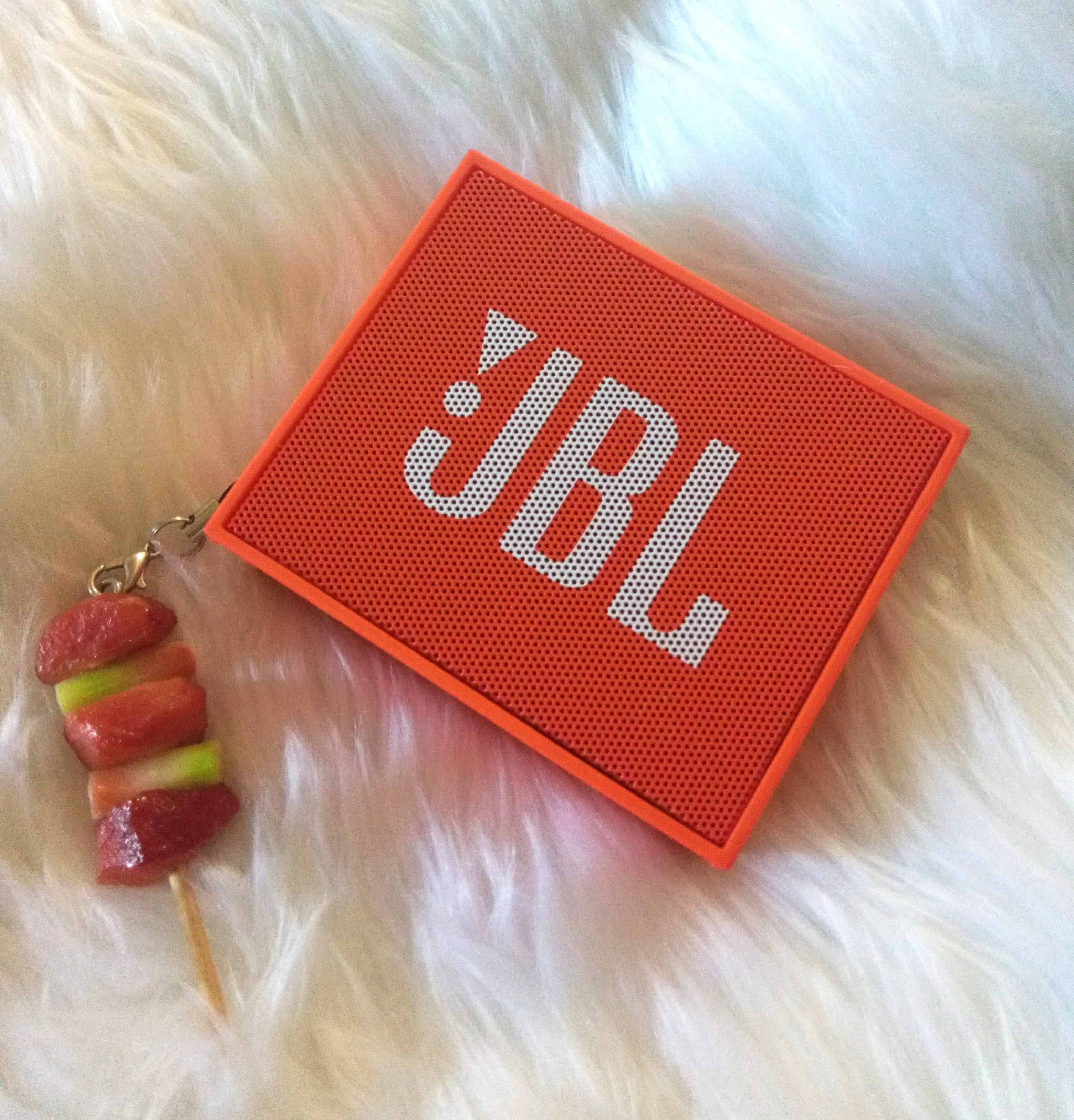 orange jbl go