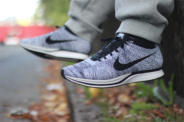 Nike flyknit on sale racer oreo review