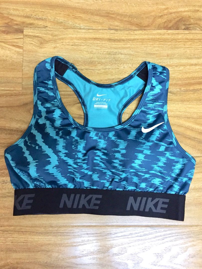 Nike Sports Bra, Women's Fashion, Activewear on Carousell
