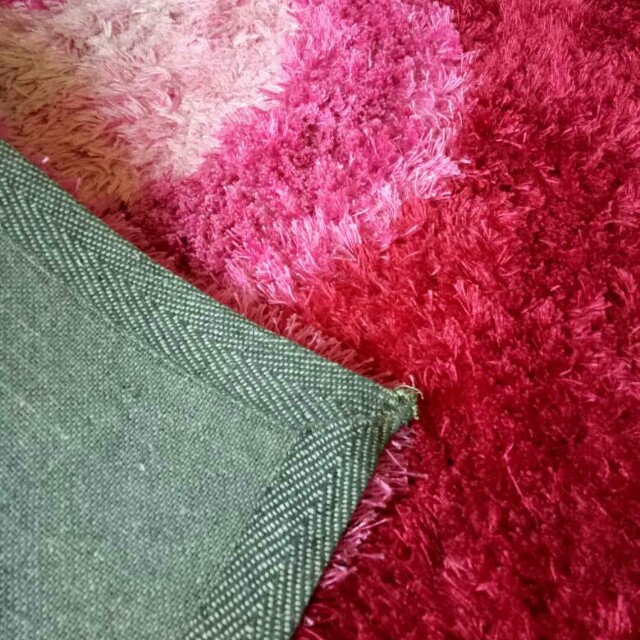 Shaggy Carpet, Furniture & Home Living, Home Decor, Carpets, Mats