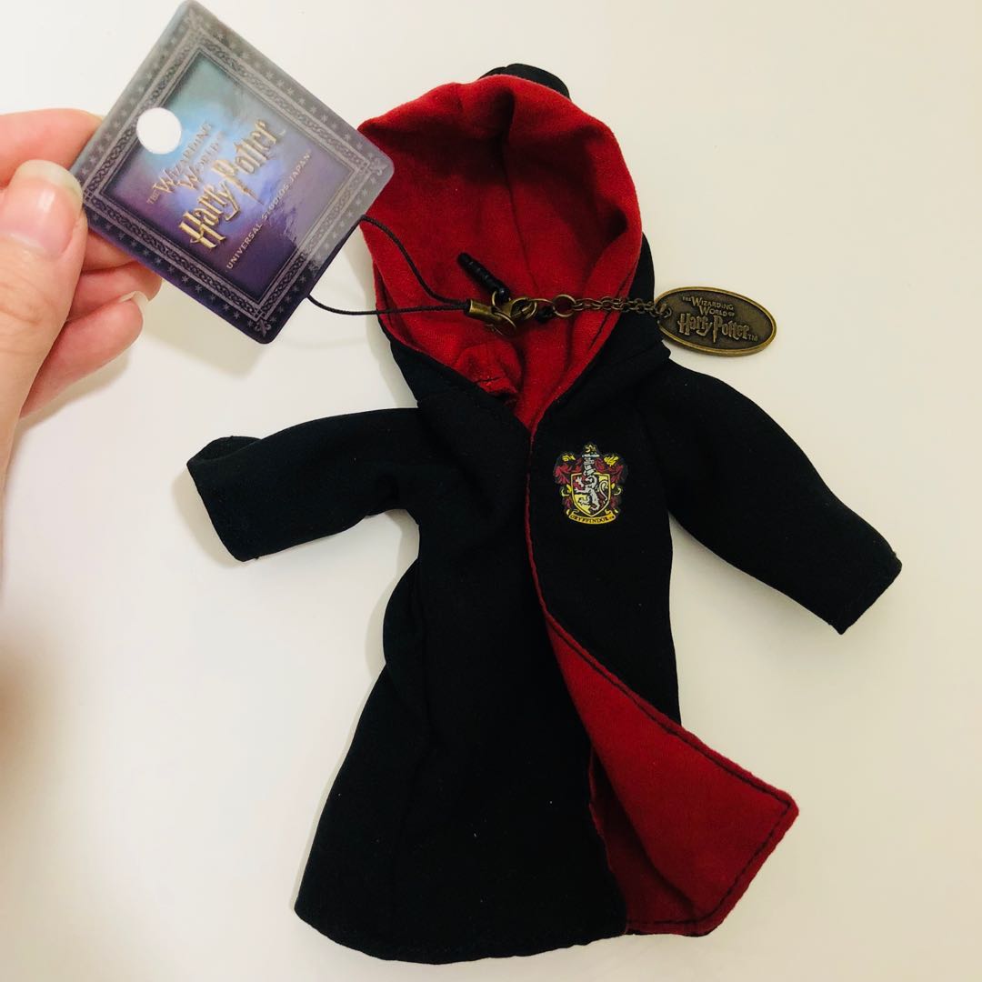 Universal Studios Japan Harry Potter Gryffindor Robe Keychain Earphone Jack Dust Cap Everything Else On Carousell