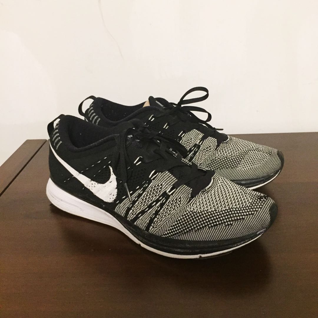 Kanye flyknit trainer top