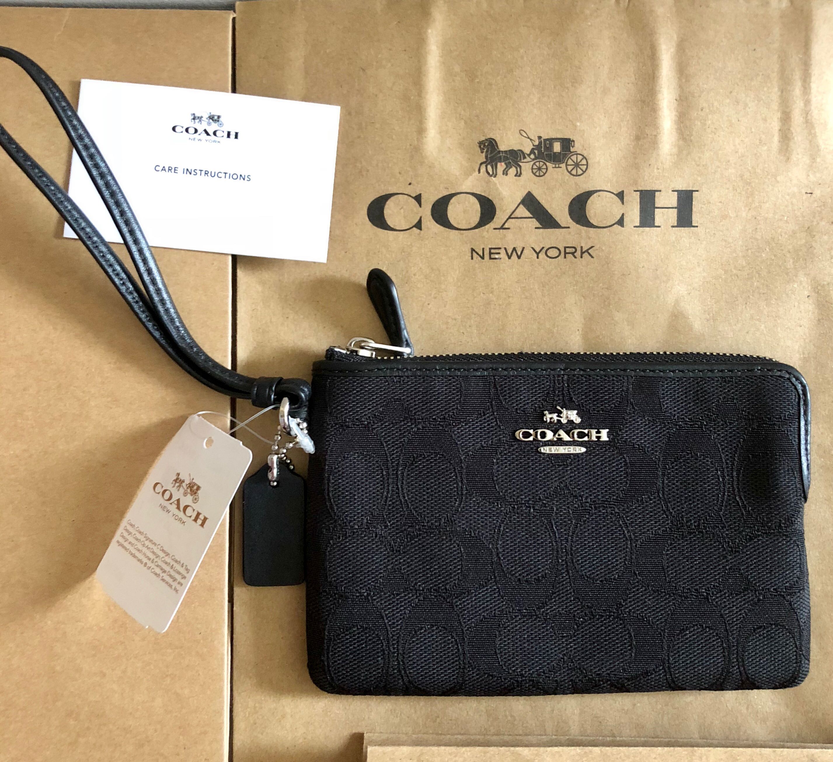 coach corner zip wristlet review
