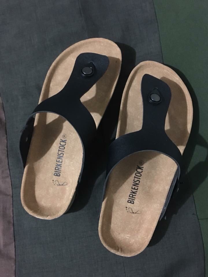 Footwear, Slippers and slides on Carousell